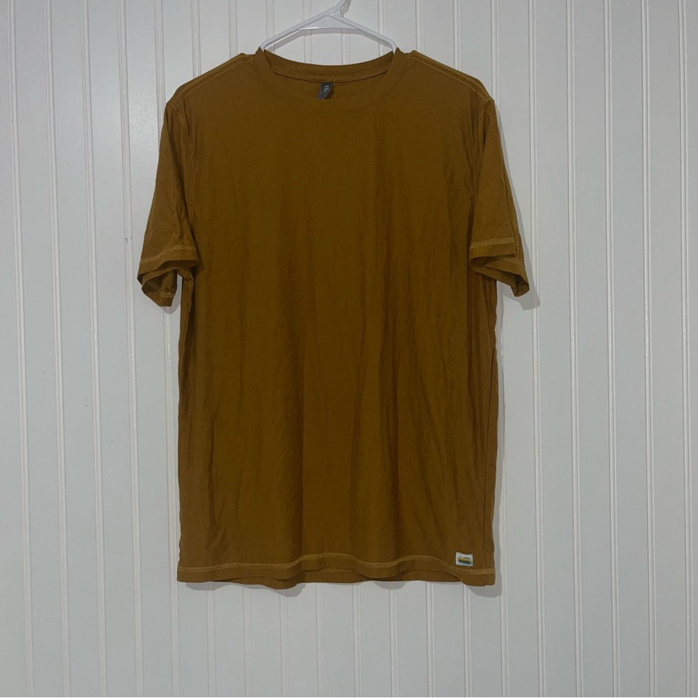 Vuori the rise the shine women’s tshirt size medium